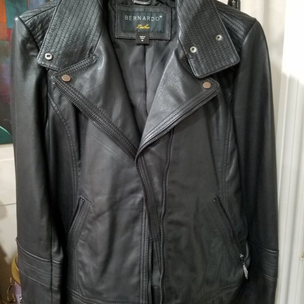 Bernardo Black Leather Biker Jacket Women's M -BRAND NEW with TAGS - Picture 12 of 16